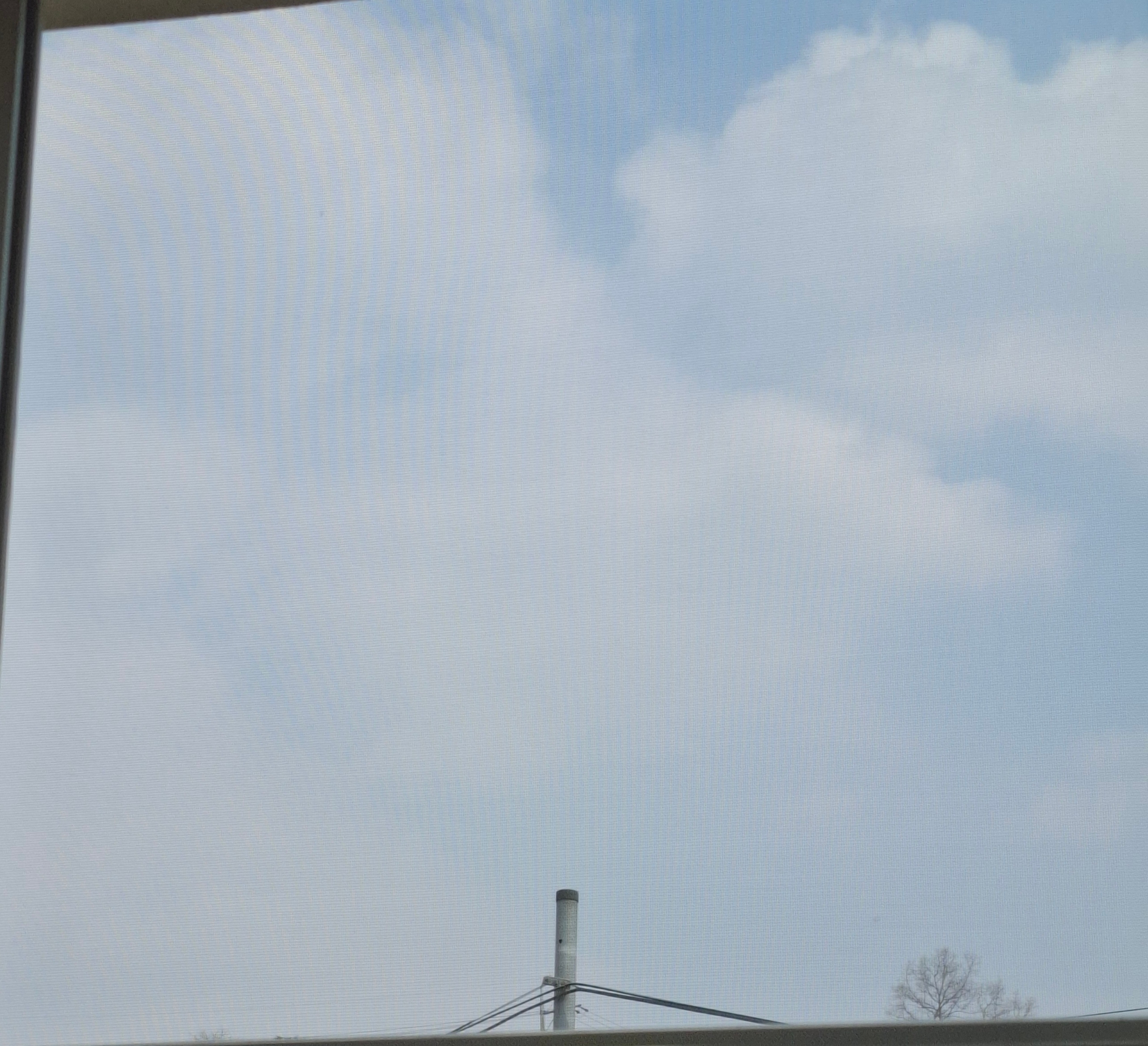 구름이 껴있는 하늘